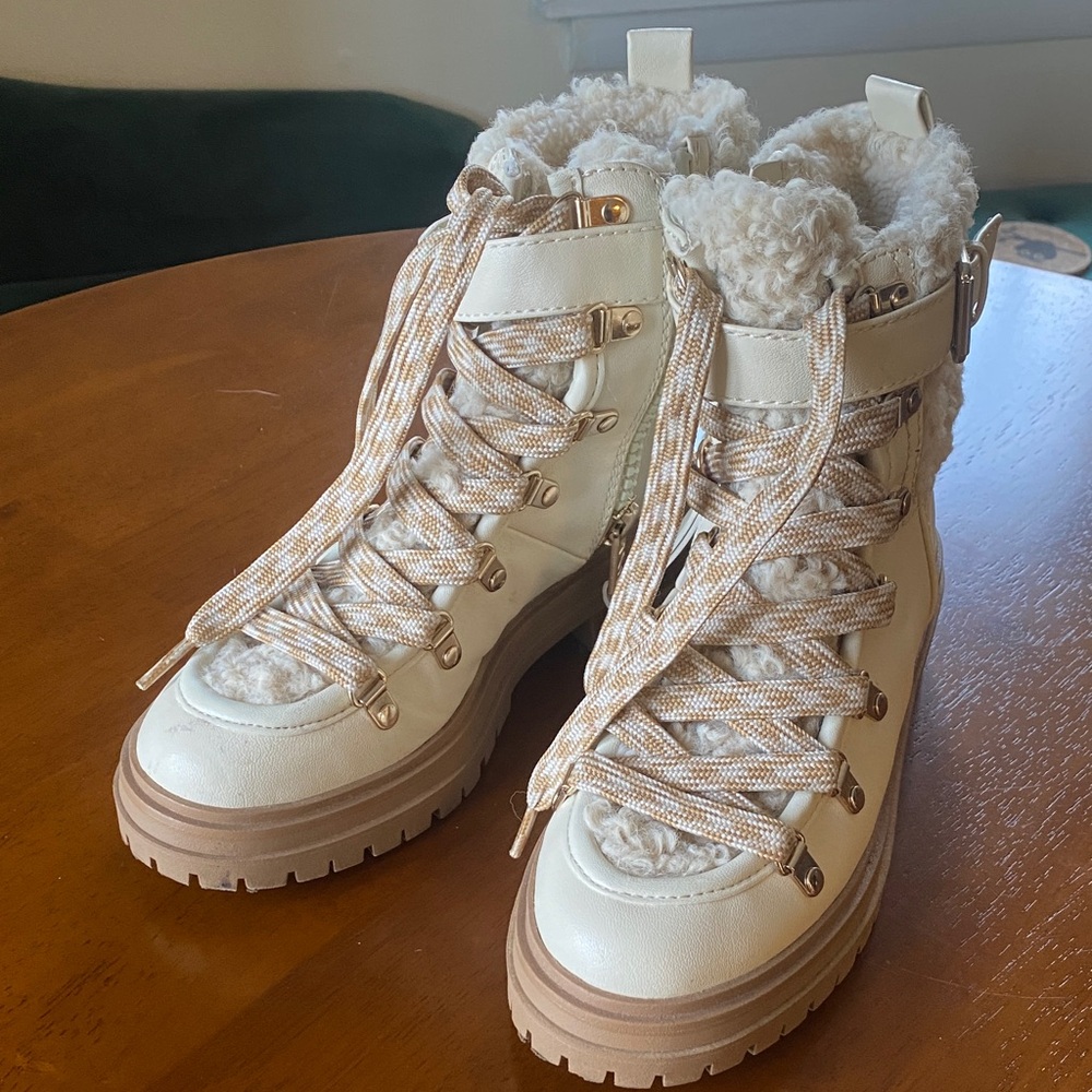 Circus by Sam Edelman Cream Winter Boots